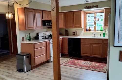 Bemus Point House | Spacious Pet Friendly home near Lake & Golf Course-Sleeps 20