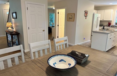 Centerville House | Spacious Pet Friendly Colonial - Minutes to Craigville Beach Central AC