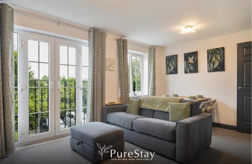 Sheffield Apartment | Spacious & Practical 2-Bedroom Sheffield Flat by PureStay