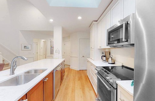 Glen Arbor House | Spacious remodeled home near the lake with a washer/dryer, central AC