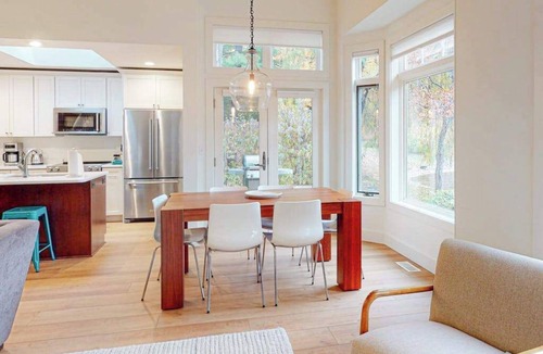 Glen Arbor House | Spacious remodeled home near the lake with a washer/dryer, central AC