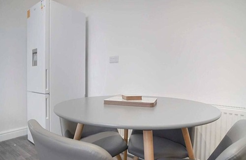 North Bitchburn Apartment | Spacious Retreat with Backyard Bliss, Sleeps 7
