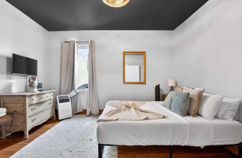 Wilder Park House | Spacious retreat w private backyard near downtown
