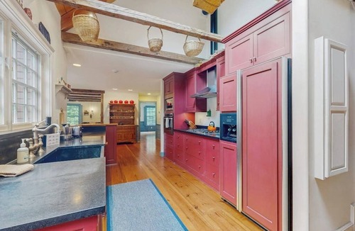 Freeport House | Spacious retreat with peaceful seclusion, Wifi, Patio & BBQ Grill