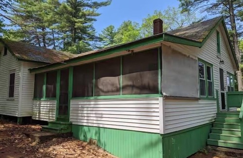 Raymond Cottage | Spacious, Rustic Retreat with a Large Screened Porch and Water Access