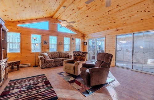 Portales House | Spacious Southwestern Style 3-Bedroom Home near ENMU/RGH