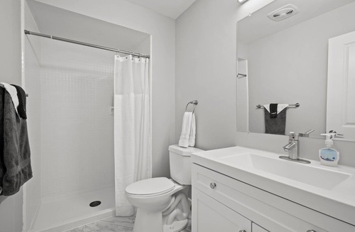 Rochester Apartment | Spacious & Stylish Stay in Rochester, Prime Spot