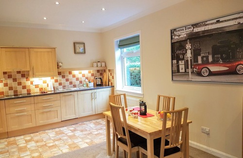 Ellemford House | Spacious, tranquil, fully equipped apartment with parking, close to city centre