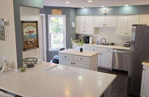 Spring Lake House | Spacious Upper Home Near Lake MI Sleeps 6