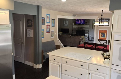 Spring Lake House | Spacious Upper Home Near Lake MI Sleeps 6