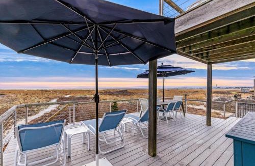 Provincetown House | Spacious Waterfront Home - Private Deck, Beach