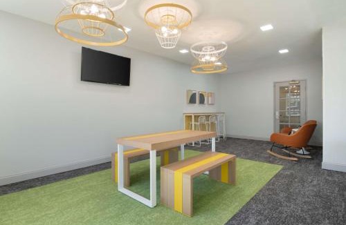 Destin Hotel | Spark by Hilton Destin