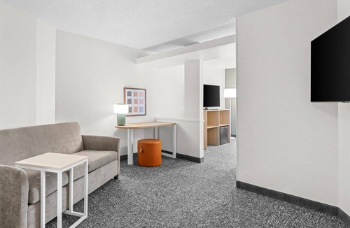 Traverse City Hotel | Spark by Hilton Traverse City