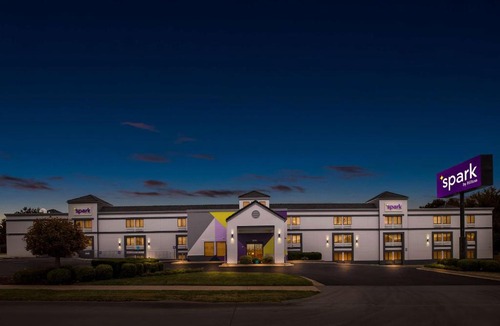 Wichita Hotel | Spark by Hilton Wichita East