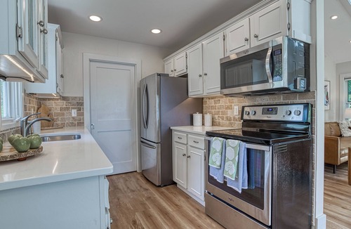 Petoskey Cottage | Sparkling 4-bedroom cottage with AC on Prestine Walloon Lake