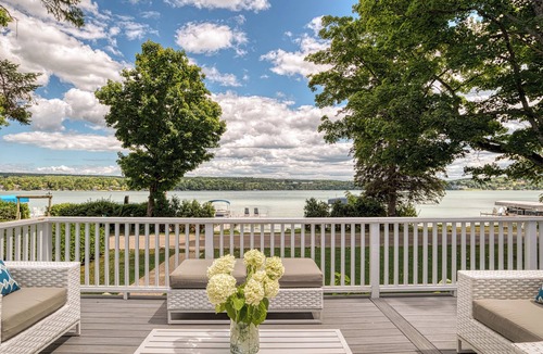 Petoskey Cottage | Sparkling 4-bedroom cottage with AC on Prestine Walloon Lake