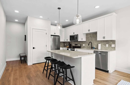 Traverse City Apartment | Special Pricing* New! Downtown Apt, Pine 207