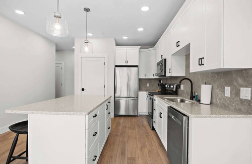 Traverse City Apartment | Special Pricing* New! Downtown Apt, Pine 207