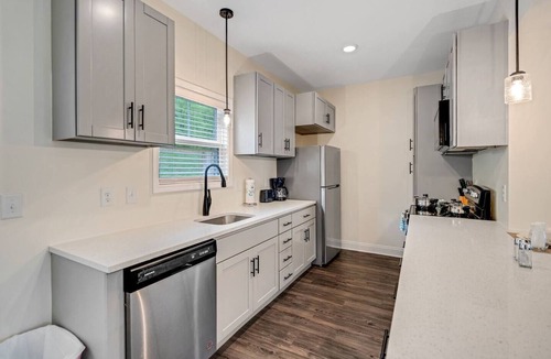Clarksville Apartment | Spectacular 2bd/2.5bth I Properties by Preston
