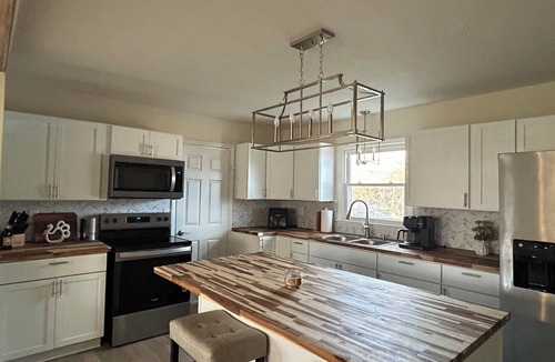 Elizabethtown House | SPECTACULAR 3-bed/2-full bath all updated house with huge shop in Elizabethtown