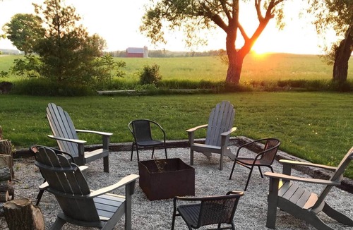 Egg Harbor House | Spectacular Sunsets at 3 BR Classic Farm House