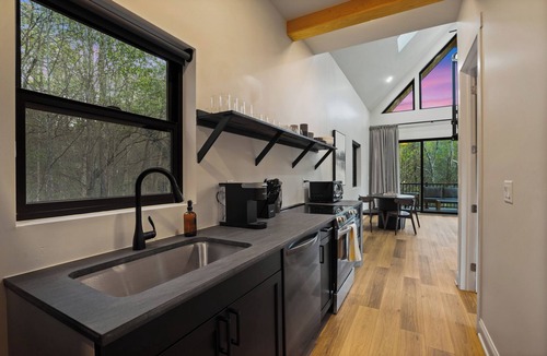 McArthur Cabin | Spiral Loft · Hot Tub · Spa Bath | Lux Sleeps 4