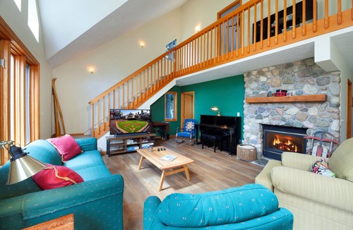 Cedar Ski Chalet | Splendid chalet Close to Sleeping Bear Dunes