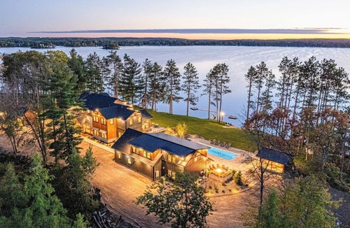 Spooner Cabin | Spooner Lake Island - Hot Tubs, Pool, Theatre, Private Docks, Sports Court