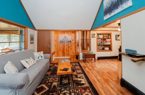 Lake Tomahawk Cabin | Sportsman's Paradise, Remodeled Riverfront Cabin
