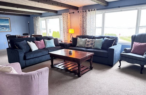 Biddeford Pool House | Sprawling Ocean Views, Island Walks & Unforgettable Maine Memories