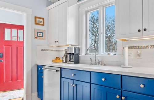 Pine Point House | Spread out and breathe across from the beach!