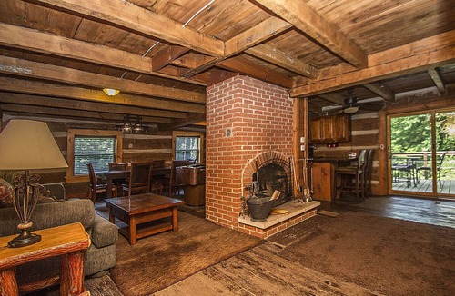 Bremen Cabin | SPRING IS IN THE AIR! BOOK YOUR SPRING GETAWAY NOW!