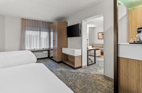 Coraopolis Hotel | SpringHill Suites by Marriott Pittsburgh Airport
