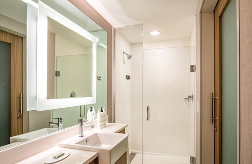 Revere Hotel | SpringHill Suites by Marriott Boston Logan Airport Revere Beach