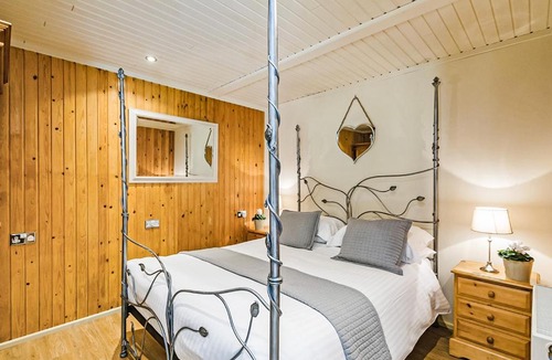 Summerbridge Resort | Springwood Lodges