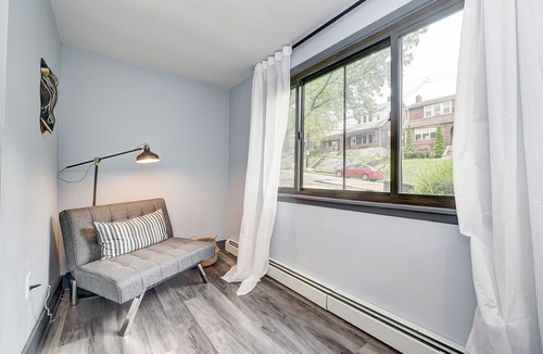 Squirrel Hill South House | Sq. Hill -Frick Park - Parking - King Bed ~ Kid Friendly- Office Area