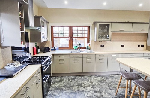 MacMerry Bed & Breakfast | St Martins Guest House - Room 5