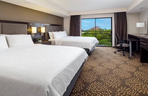 Camelback East Hotel | Standard 2 Queens at Holiday Inn & Suites Phoenix Airport North - Outdoor Pool