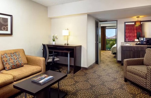 Camelback East Hotel | Standard King Room at Holiday Inn Phoenix Airport North - Outdoor Lounge & Pool