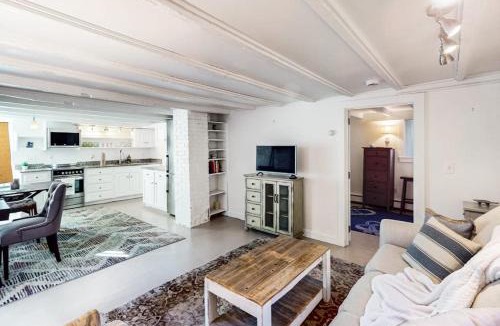Provincetown House | Standish Place