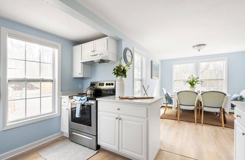 South Chatham House | Star of the Sea - Newly Renovated Cape House .9Miles from the Beach