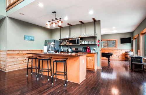 Logan Cabin | Starr & Sky Lodge | Hocking Hills, Hot Tub, Sauna
