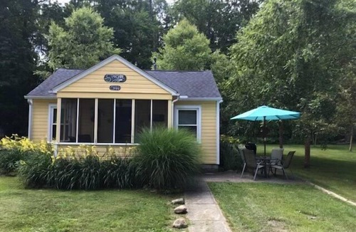 Geneva-on-the-Lake Cottage | Starshine Cottage - Geneva on the Lake - Renovated and Ready to Rent