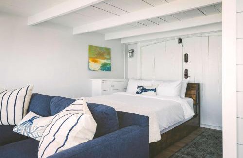 Gloucester House | Stay at Rocky Neck