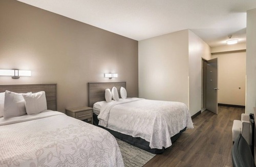 Saugus Hotel | Stay Close to Boston Landmarks in a Comfortable Clean Room in Historic Salem