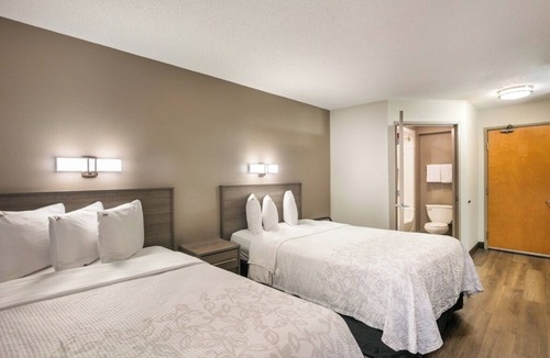 Saugus Hotel | Stay Close to Boston Landmarks in a Comfortable Clean Room in Historic Salem