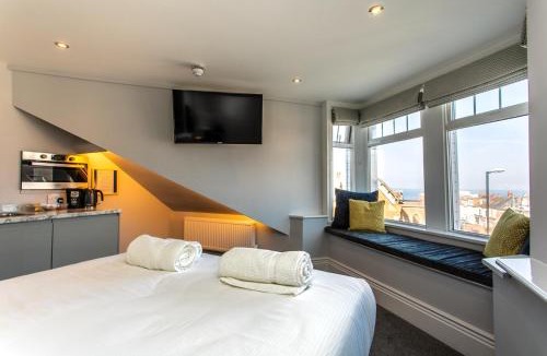 Whitley Bay Apartment | Stay coastal Linden Hotel Family Studio Room