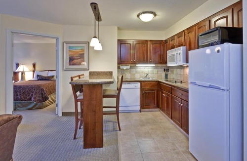 Indianapolis Hotel | Staybridge Suites Indianapolis-Carmel by IHG