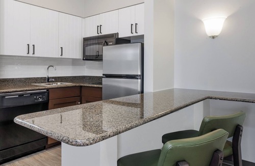 Harris Hill Hotel | Staybridge Suites Williamsville Buffalo by IHG