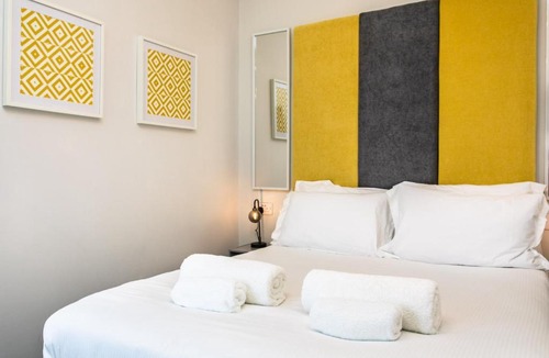 Whitley Bay Apartment | StayCoastal Linden Hotel King Deluxe Suite 2